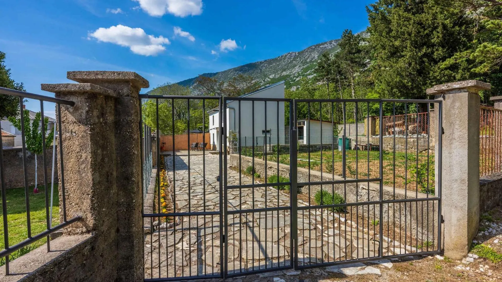 Holiday Home In Tribalj 45044